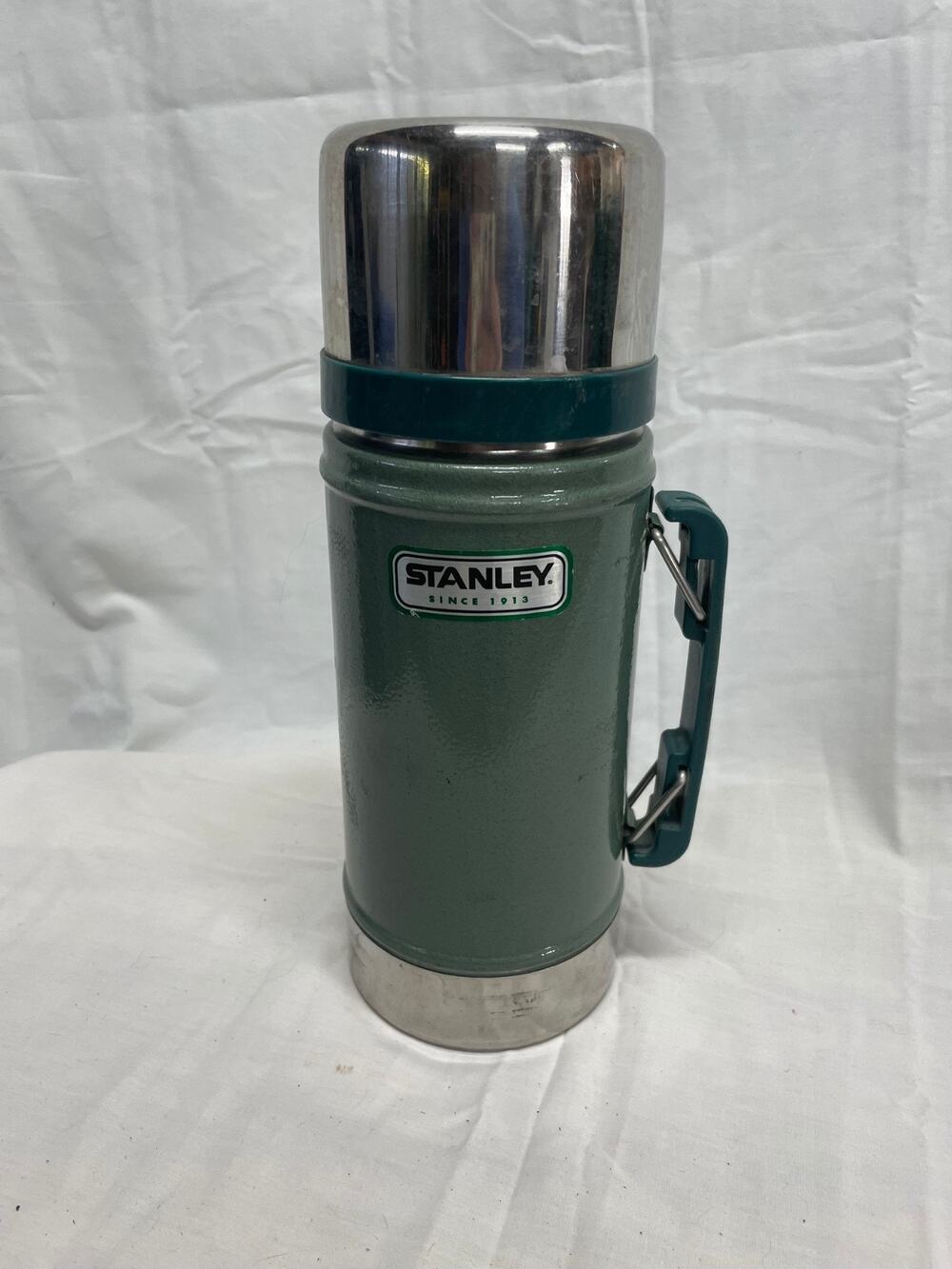 Vintage Stanley 24 Oz .7 Liter Vacuum Bottle In Green With Green Handle - Picture 1 of 8